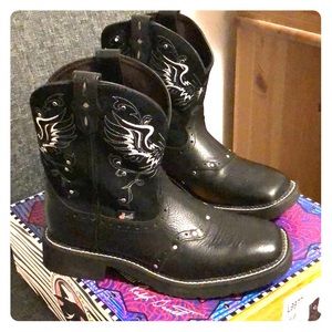 Justin Women's 8" Gypsy Cross & Wings Western Boot